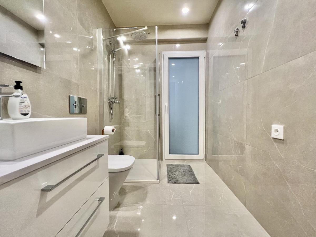 Cozy San Cristobal Apartment In Heart Of Alicante Exterior photo